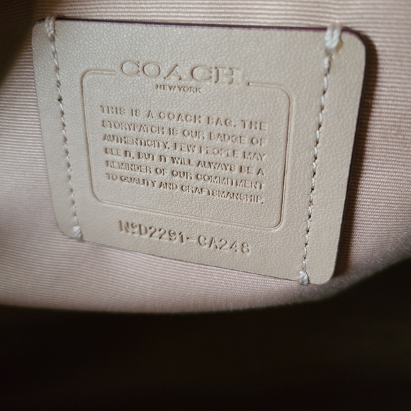 Coach Heart  Printed Crossbody Bag /Handbag and Heart Printed  Wrist Zip - Picture 6 of 12